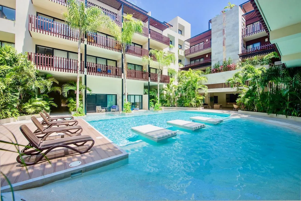 Amazing 3B Penthouse Close To 5Th Avenue - Palmares Condos location